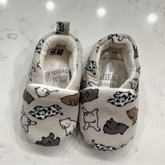 New Old Navy Shoes - Picture 1 of 2